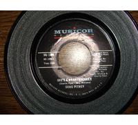 She's A Heartbreaker / Conquistador [Vinyl Single 7'']