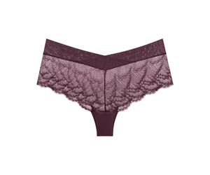 Shorty woman Triumph Love in Lace Rouge 48