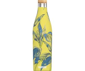 SIGG - Insulated Water Bottle - Meridian - Leakproof - Extra Slim - BPA Free - Plastic Free - Double Walled 18/8 Stainless Steel - Bamboo Screw Top - Yellow - 0.5 L