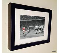 Signed Stuart Pearce Nottingham Forest Autographed Photo Picture Frame