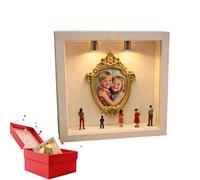 Silhouette Display - Gold Coloured Miniature Frames and Keepsake Figurines - Family Photo Display | for Holidays, Festive Celebrations and Birthdays