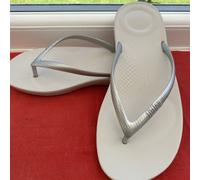 Silver Size UK 5 (EU 38) Fitflop IQUSHION Ergonomic Flip Flops - BNIB