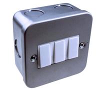 kenable Single Gang Metal Clad Steel UK 3 Way Switch with Cable Entry Points [Single Gang 3 Way Switch]