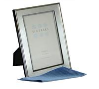 Sixtrees Abbey Pewter 2-102-46 Polished Silver photo frame with lacquered brushed pewter metal insert for a 6 x 4 inch photo. Complete with our microfibre polishing cloth.