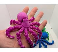 Small Articulating Octopus Figurine - 3D Printed Flexible Desk Ornament | Handmade PLA Display Piece in 5 Colours (Fuschia)