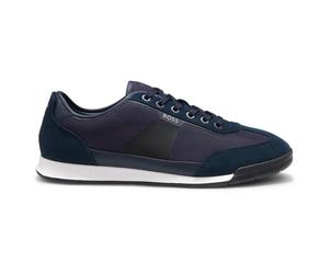 Sneakers Aus Verschiedenen Materialien Mit Gerippter Laufsohle