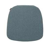 Perfekte Ergänzung: Soft Seats Sitzkissen Indoor / Outdoor Vitra Mit den Soft Seats Sitzkissen von Vitra können Sie Ihre ungepolsterten Vitra Stühlen mit einem bequemen und warmen Sitzkomfort ausstatten. Die Kissen sind aus recycelbaren Thermovlies. gefertigt. Gedeckte Farben ergänzen jeden Stuhl perfekt und sorgen für ein harmonisches Bild. Bitte beachten Sie, dass die Kissen Typen für unterschiedliche Stühle gelten. Im Nachfolgenden finden Sie dazu eine Übersicht: Ausführung: Typ A: Eames Fiberglass & Plastic Armchair, All Plastic Chair, Belleville Chair, Belleville Armchair, Chair Tout Bois, Hal Armchair, Standard, Stadard SP, Tip Ton | das Kissen hat die Maße: 39,5 x 38,5 cm Typ B: Eames Fiberglass / Plastic Sidechair, Hal, Hal Armchair, Panton & Panton Classic, Evo-C, Wire Chair | das Kissen hat die Maße: 41,5 x 37 cm Typ C: All Plastic Chair, Belleville Chair, Belleville Armchair, Chaise Tout Bois, Hal, Hal Armchair, Panton & Panton Classic, Mocca, Tip Ton | das Kissen hat die Maße: 38 cm (Durchmesser) Material Outdoor-Kissen: Polster: 2 cm dickes Outdoor-Polster aus Polyurethanschaum (Oeko-Tex) Bezug: wasserabweisender Outdoor-Stoff, mit Reissverschluss (immer schwarz), abnehmbar. Bezug kann bei 30 Grad gewaschen werden. Hinweis: Unterseite immer mit rutschfester Beschichtung Material Indoor-Kissen: Polster: 2 cm dickes Polyester-Thermovlies, 100 % recycelbar. Bezug: Stoff oder Leder, mit Reissverschluss (immer schwarz), abnehmbar. Kann chemisch gereinigt werden. Hinweis: Soft Seats mit der rutschfesten Beschichtung sind nur einseitig nutzbar.