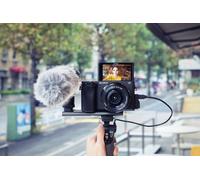 Sony α 6400 + SELP1650 MILC 24.2 MP CMOS 6000 x 4000 pixels Black