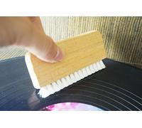 Soskakiist Natural Goat's Hair Vinyl Record Cleaning Brush - Wood Handle - Carbon Fiber Anti-Static Bristles - Supports 78 RPM Records
