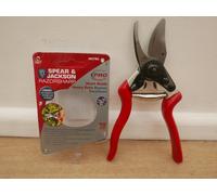Spear and Jackson 6657BS Razorsharp Professional Pro Short Blade Heavy Duty Bypass Secateurs, Red, Small
