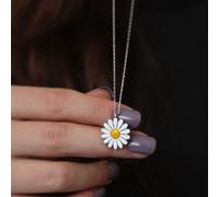 Spero London Women's Sterling Silver Daisy Pendant Necklace | Size: 18 inches Spero London Silver 18 inches
