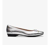 (Standard, 7 (Adults')) Candra Light Silver Metallic