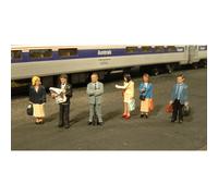 Standing Platform Passengers HO/OO gauge figures Bachmann 33110