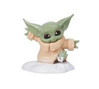 Star Wars: The Mandalorian - The Bounty Collection Grogu Figure - Playing In Snow