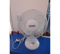 Status S9DESKFAN1PKB Portable 9-Inch Oscillating Desk Fan, White