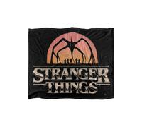 Stranger Things Sunset Logo Super Soft Throw Blanket 152 X 127 Cm Stranger Things Multicolor 152 X 127 Cm