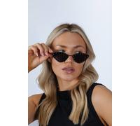 SVNX Cat-Eye Sunglasses in Black