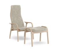 Swedese Lamino armchair and footstool varnished beech/sheepskin Moonlight (beige)