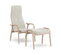Swedese Lamino armchair and footstool varnished beech/sheepskin Off-white (white)