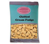Sweets and Candy® Clotted Cream Fudge 1kg - Traditional Cubes of Creamy Fudge - Made With Real Clotted Cream - Pick and Mix Share Size Bags - 100s of Retro Pick and Mix Sweets