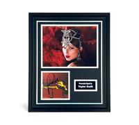 Swift Signed Photo In Luxury Handmade Wooden Frame & Certificate of Authenticity Music Memorabilia Autograph Auto Poster