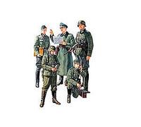 GERMAN WEHRMACHT FIELD COMMANDER (SET OF 5 FIGURES)#35298 1/35 TAMIYA