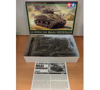 TAMIYA 32523 1:48 US Tank Sherman M4A1 Früh.A. Model Kit, Plastic Kit, Assembly Kit, Detailed Replica, Multicoloured