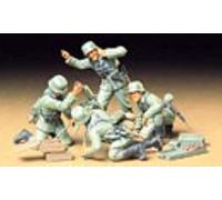 TAMIYA 300035193-1:35 WWII Figure Set German Mortar Squad (4)