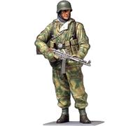 Tamiya Military Model Kit 1:16 WWII German Infantryman 36304 Unpainted