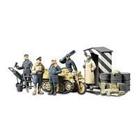 TAMIYA 32412-000 32412-0.075 German Figure Set Luftw.(5) Wint.m. Kkrad, Model Building, Plastic Kit, Crafts, Hobby, Gluing, Plastic Kit, Unpainted