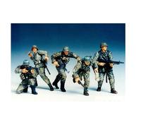 Tamiya - German Frontline Infantryman - WWII German Soldier Figurines - 1/35 Scale - 5 Figures - Age 14+