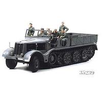 TAMIYA 35239 1:35 German 18-Ton Heavy Half-Track FAMO - 8 figures