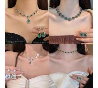 Teardrop diamond oval geometric necklace retro palace style clavicle chain light luxury high-end necklace for women