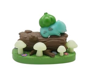 TEKNOFUN - Official Pokémon License - Bulbasaur Light-Up Scene Figurine - USB-C - 811417, Green/Brown/White