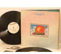THE ALLMAN BROTHERS - THE ALLMAN BROTHERS eat a peach, gatefold, 2 x lp, track list/picture insert, K67501