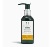 The Body Shop Vitamin C Glow Revealing Liquid Peel 100ml | Exfoliating Face Peel for Radiant Skin, Enriched with Vitamin C and Camu Camu, Brightening Liquid Peel