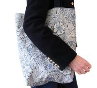 The Botanist Tote Bag Sewing Kit, William Morris Inspired Floral Fabric, Beginner Friendly Craft Project. Ideal Sewing Gift, Kit Includes Fabrics & Thread to Craft This Lined Tote Bag.
