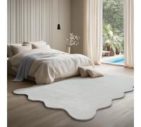 the carpet Lina Shape Scallop Rug, Faux Fur, Fluffy Rug, Non-Slip Backing, Washable, Super Soft, Cream, 140 x 200 cm