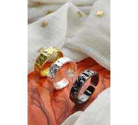 The Colourful Aura Women's 1 Pcs Adjustable Silver Hammered Bohemian Midi Foil Band Toe Ring in Black