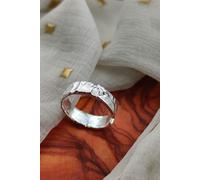 The Colourful Aura 1 Pcs Adjustable Silver Hammered Bohemian Midi Foil Band Toe Ring Silver One Size