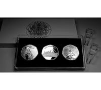 The Commemorative Coin Company Cased Trio of OCEAN LINER & SHIPS Silver Commemoratives. RMS Titanic, RMS Lusitania, Bismarck, WW2. Cunard/White Star. Display/Presentation Case