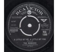 The Monkees - A Little Bit Me A Little Bit You / The Girl I Knew Somewhere [7" Vinyl]