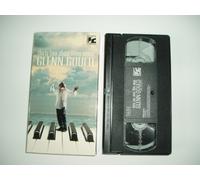 Thirty Two Short Films About Glenn Gould [VHS]