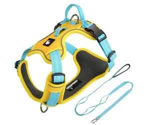 This dog harness and leash set is designed specifically for Samoyed. It features an adjustable, pull-resistant harness with a 1.5-meter leash. yellow S