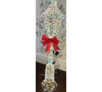 Three Kings Christmas Festive Irridescent Opal Light 300 LED Lamp Post with Red Bow 90cm Tall 5m Mains Power Cable