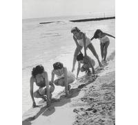Time Life "Models Playing Leap Frog Canvas Print, Multi-Colour, 60 x 80 cm