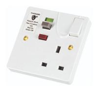Timeguard Valiance+ Rcd02Wpvn Rcd Protected Single Gang White Switched Socket With Push-Fit Connections