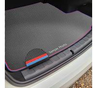 To fit Land Rover Freelander II (2007-2012) Tailored Diamond Rubber Boot Mat + Blue & Red Dual Trim