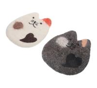 TOBBOMEY 2pcs Wool Felt Cat Coasters Set, Heart-shaped Absorbent Heat-resistant Drink Coasters for Dining Table Decor, White and Dark Gray Kitten Desk Mats