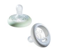 Tommee Tippee Breast-Like Dummies, Skin-Like Texture, Symmetrical Orthodontic Design, BPA-Free, 6-18m, Pack of 2 Dummies